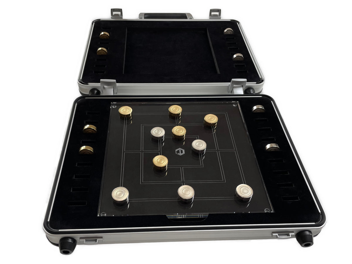 Mühle Brettspiel mit 18 massiven 925 Sterlingsilber Spielsteinen, 9 vergoldet (18K), Acrylglas-Brett, Alukoffer
