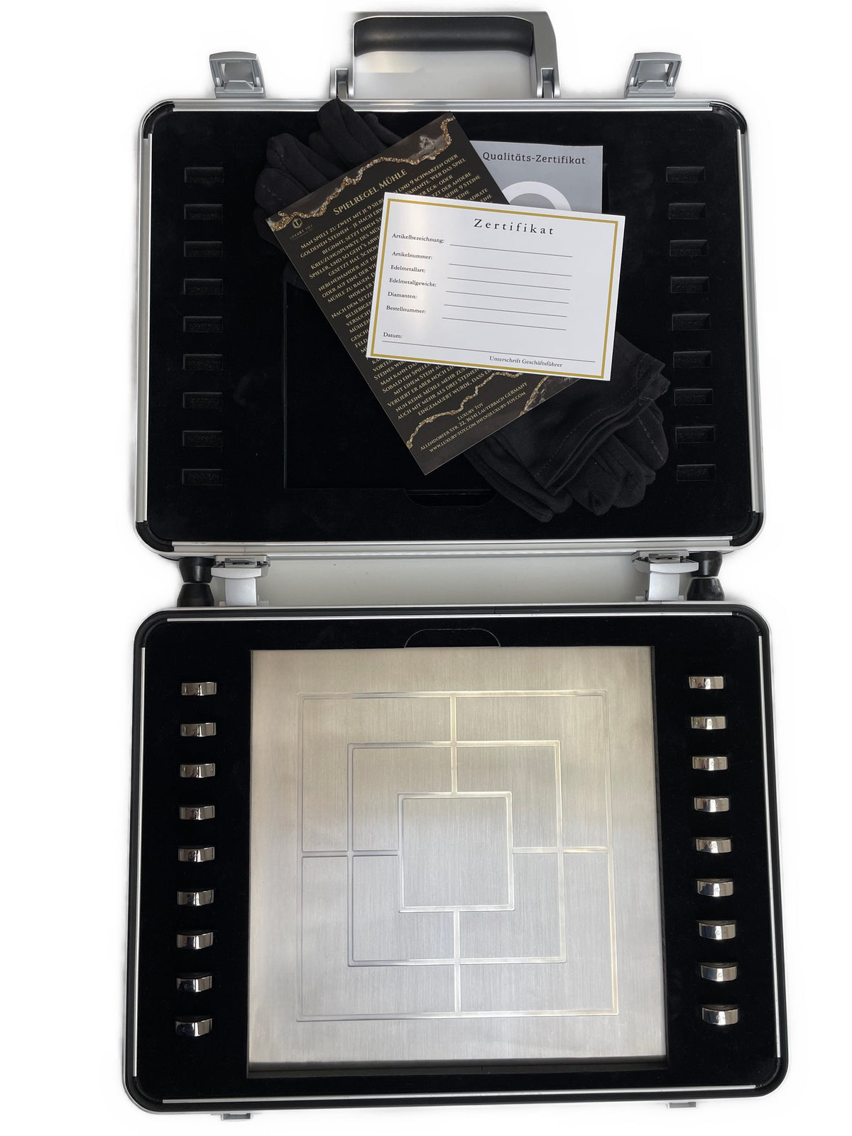 Mühle Brettspiel vollständig aus 925 Sterlingsilber, 9 Steine schwarz rhodiniert, Brett und Steine massiv, im hochwertigen Koffer