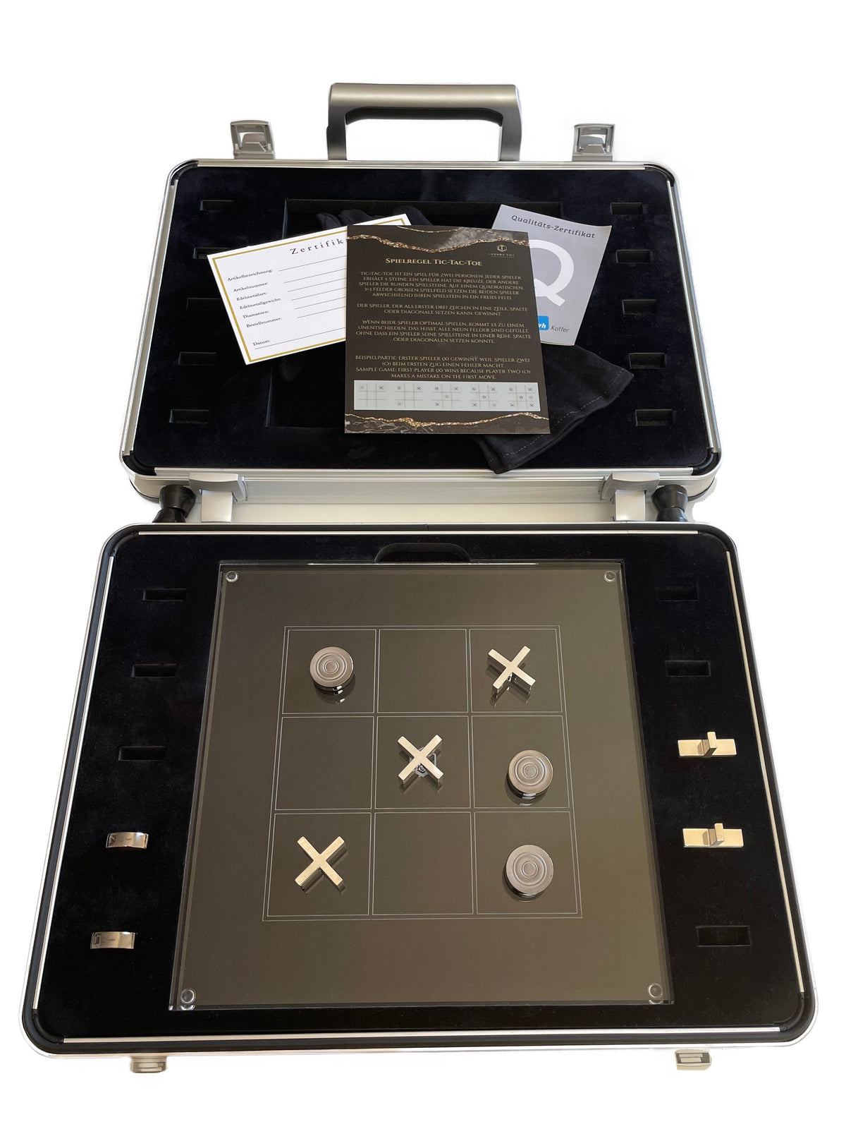 Tic-Tac-Toe Brettspiel mit 10 massiven 925 Sterlingsilber Spielsteinen, 5 Steine schwarz rhodiniert, mit Acrylglas-Brett, im Alukoffer