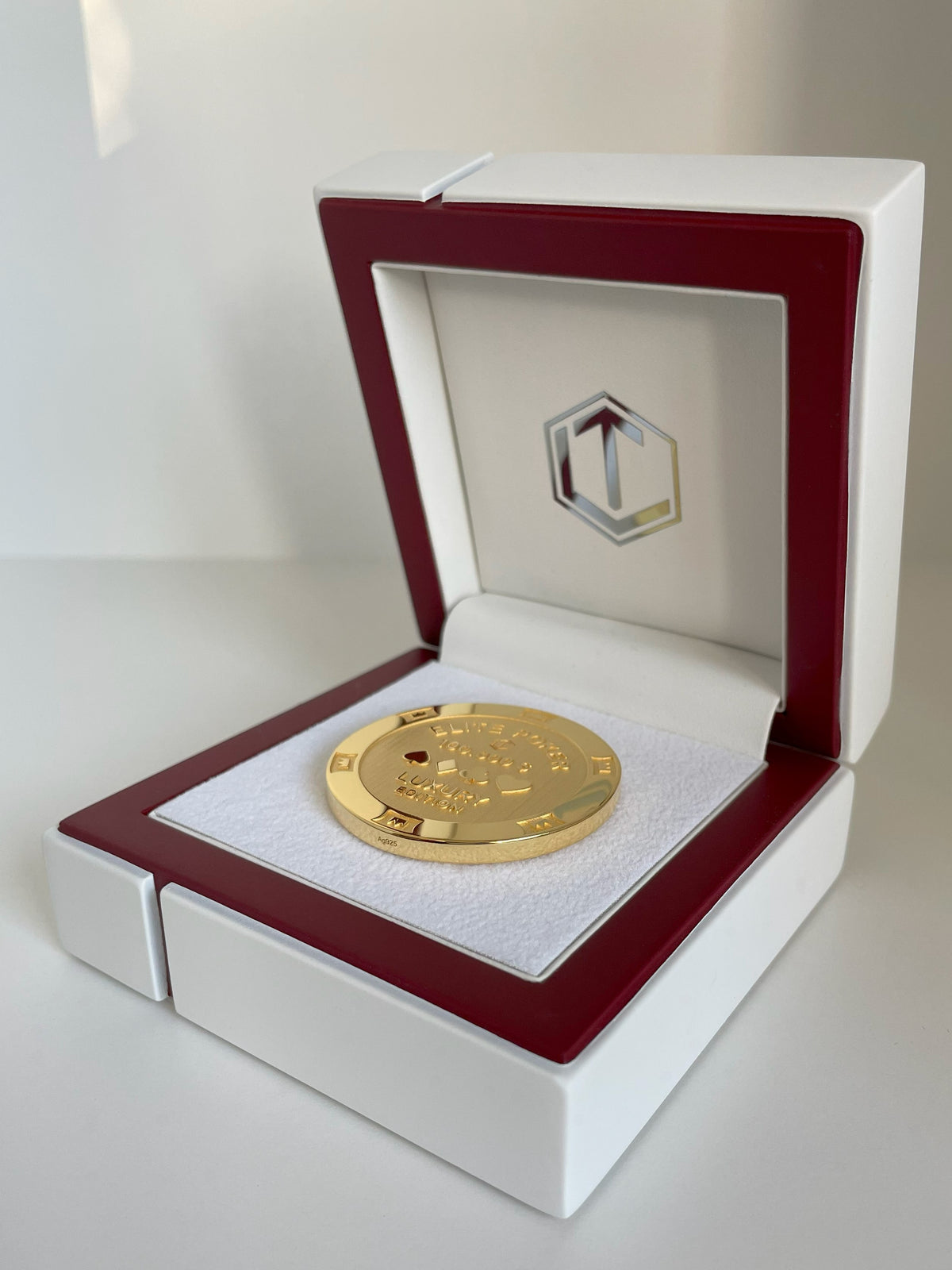 Poker chip made of 925 sterling silver, 18-karat gold-plated, solid, 39 mm in diameter, 34 g, polished