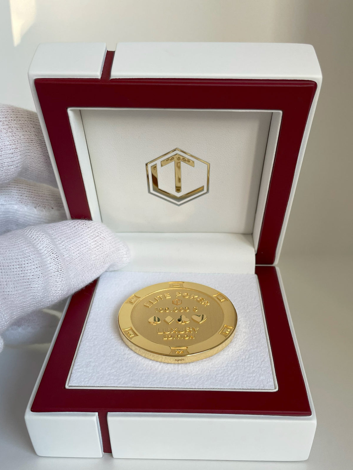 Poker chip made of 925 sterling silver, 18-karat gold-plated, solid, 39 mm in diameter, 34 g, polished