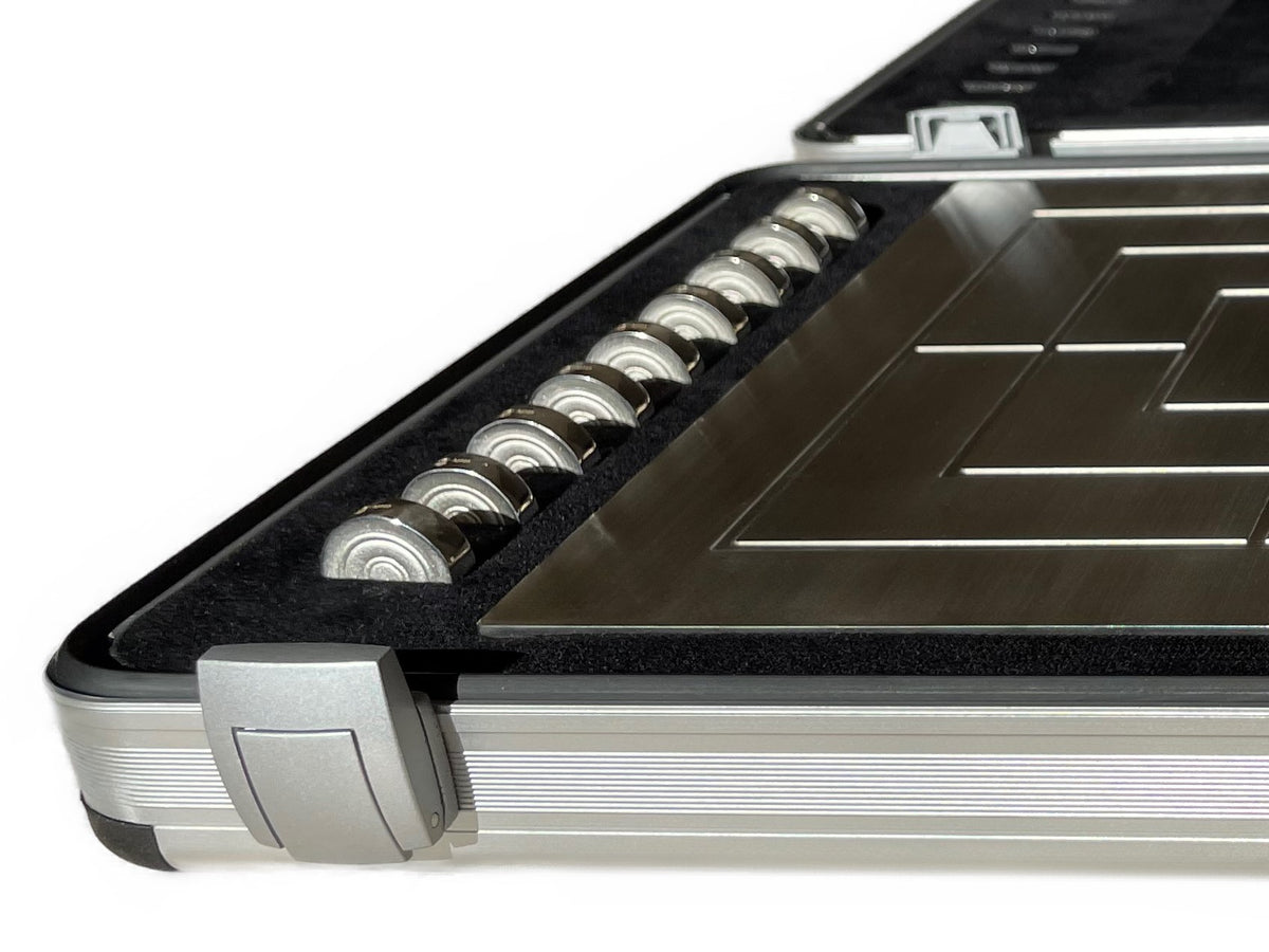 Mühle Brettspiel vollständig aus 925 Sterlingsilber, 9 Steine schwarz rhodiniert, Brett und Steine massiv, im hochwertigen Koffer